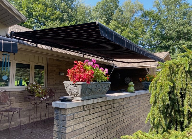 Roof Retractable Awning 1